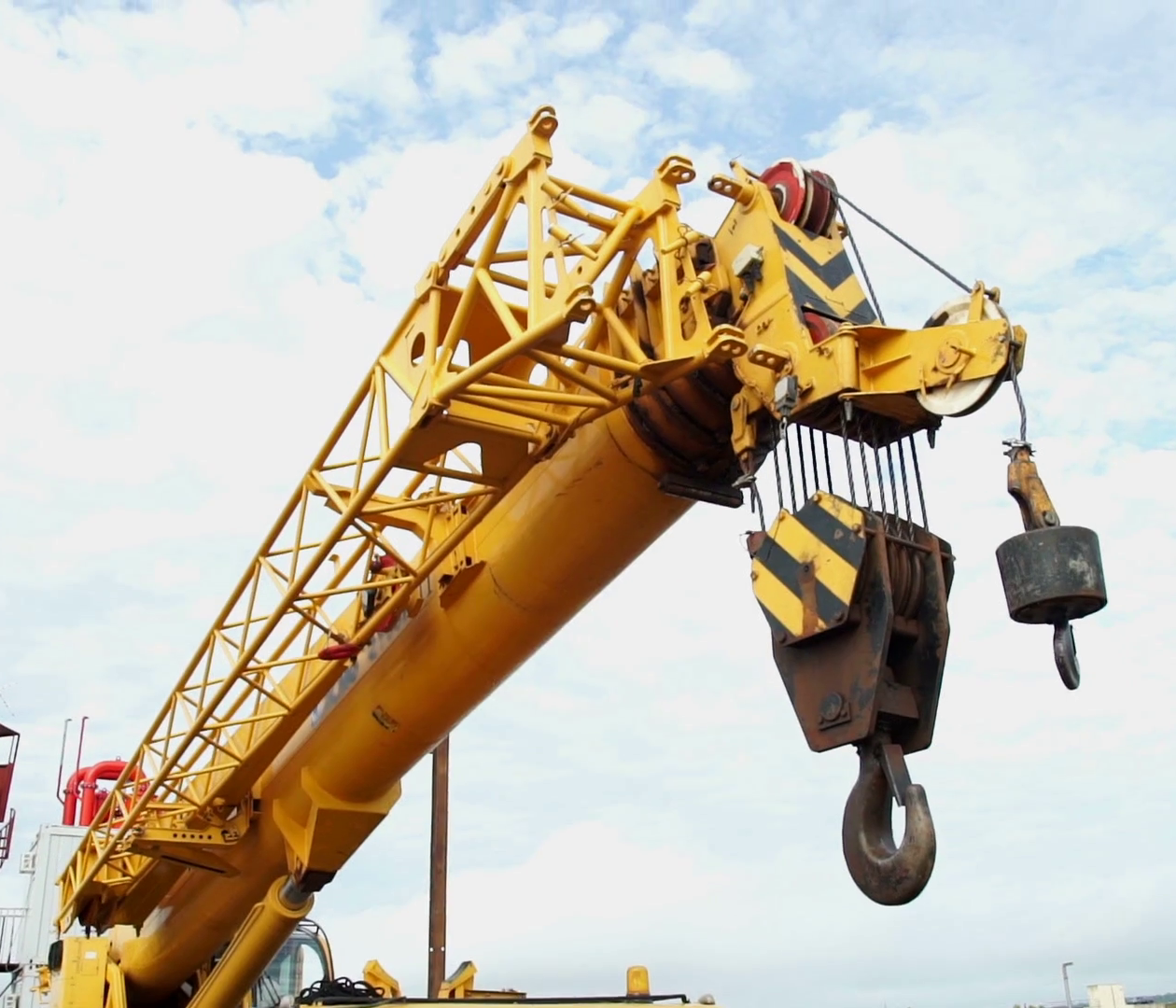 VİNÇ KANCA VE TRAVERSLERİ