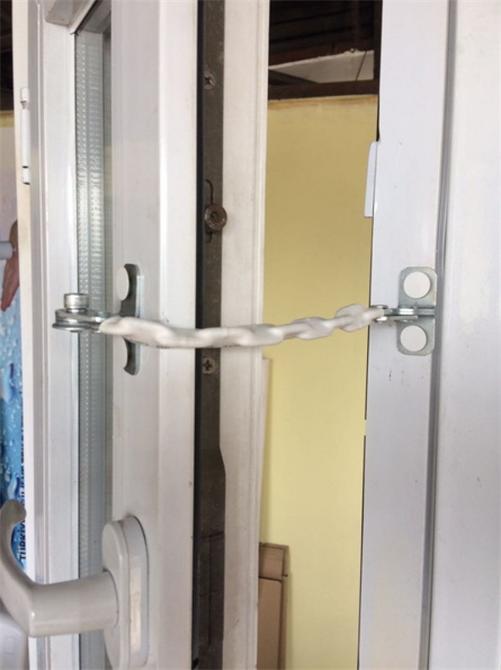 Window Safety Clamp With Chain
