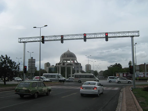 Başüstü Tag Direkleri