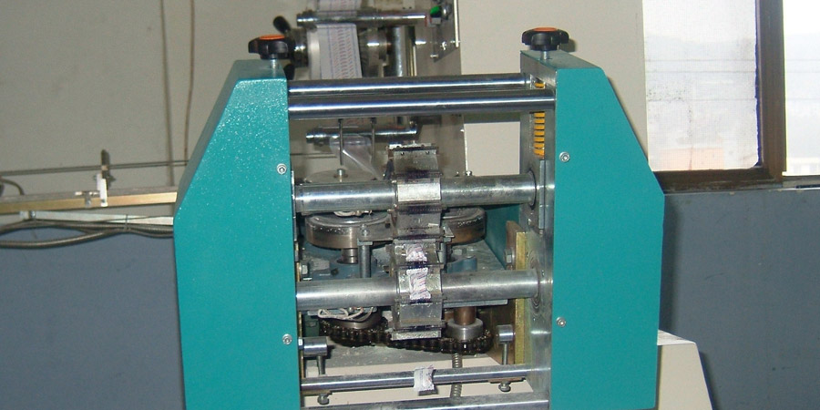 Tam Otomatik Tekli Küp Şeker Sarma makinaları SWD-9