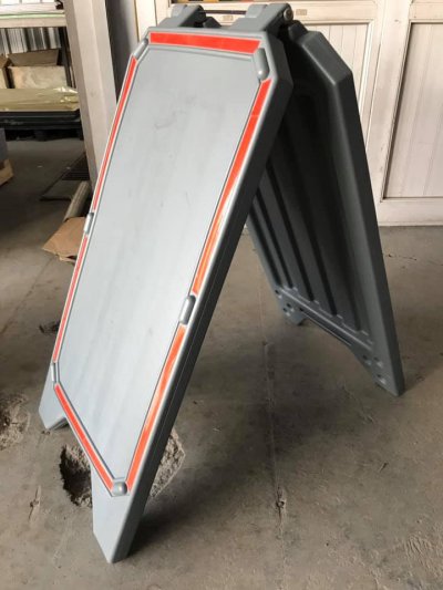 Open & Close A Barge