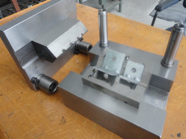 Sheet Metal And Plastic Mold