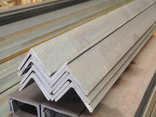 Eşitkenar Köşebent