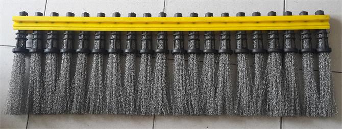 Cassette Type Track Brush