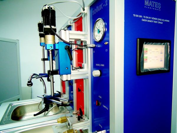 Sıhhi Tesisat Armatürleri Döner Çıkış Uçlarının Ömür Deneyi Cihazı