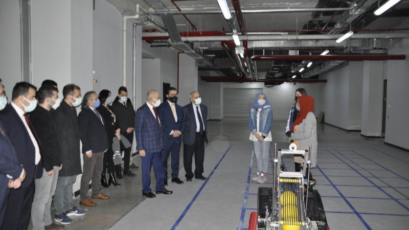 "Kalkınma için sanayi ve üniversite iş birliğine ihtiyaç var"