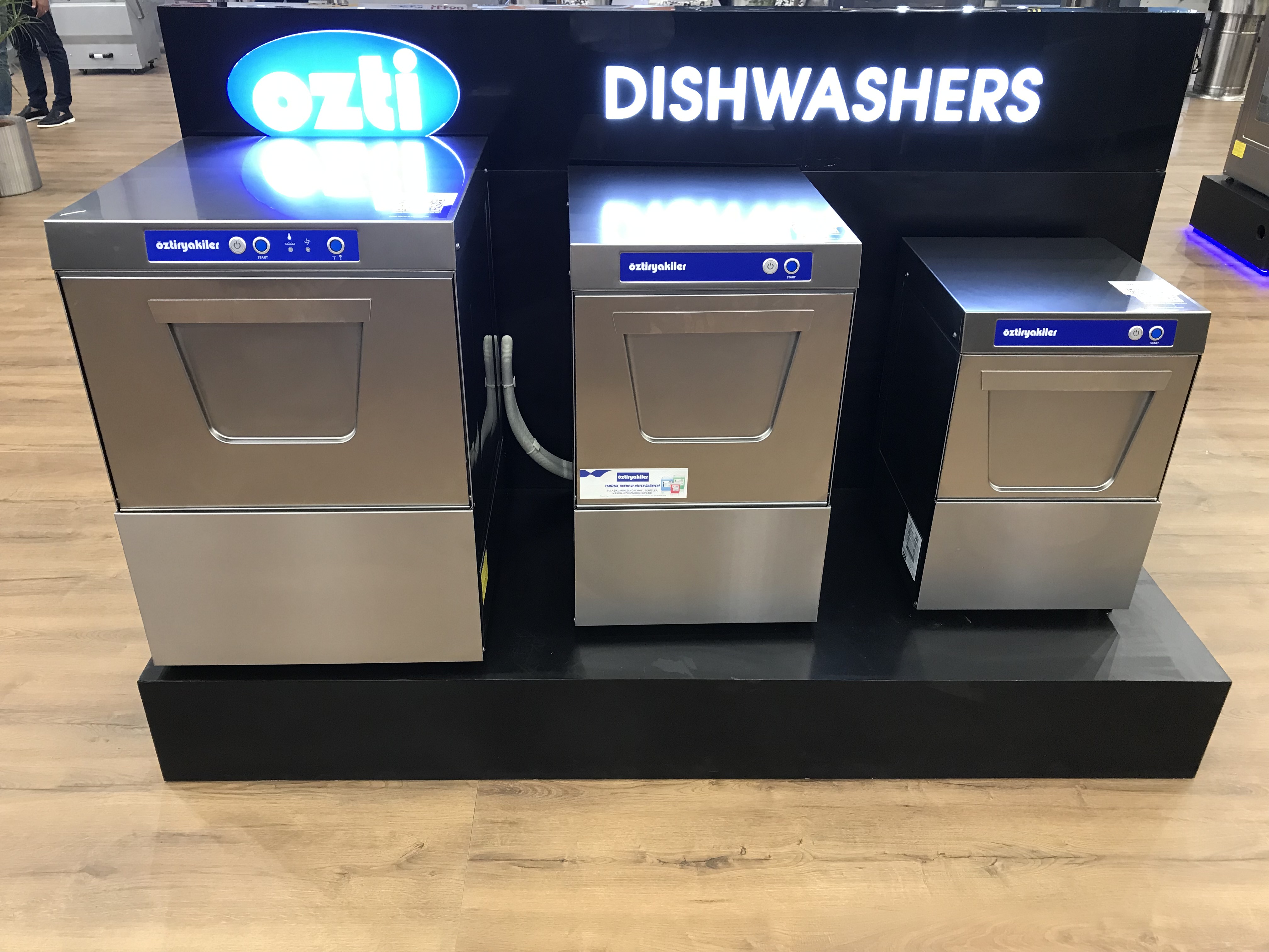 ANKARA ÖZTİRYAKİLER SET ALTI BULAŞIK MAKİNESİ 500 TABAK/SAAT