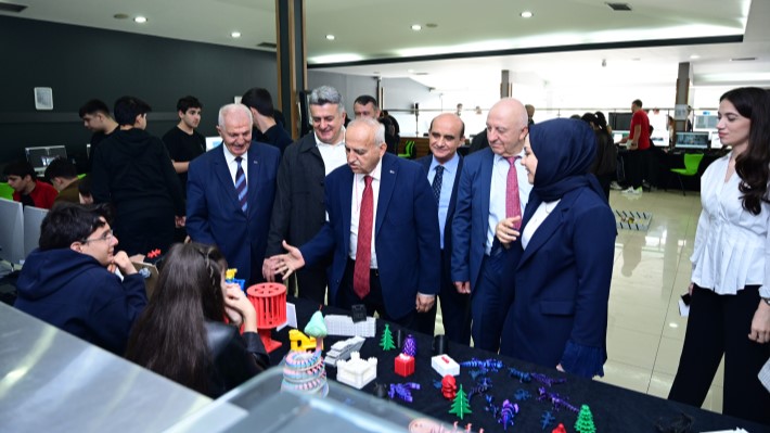 OSTİM OSB Teknik Koleji 19 Mayıs’ı Bilim Şenliğiyle Kutladı