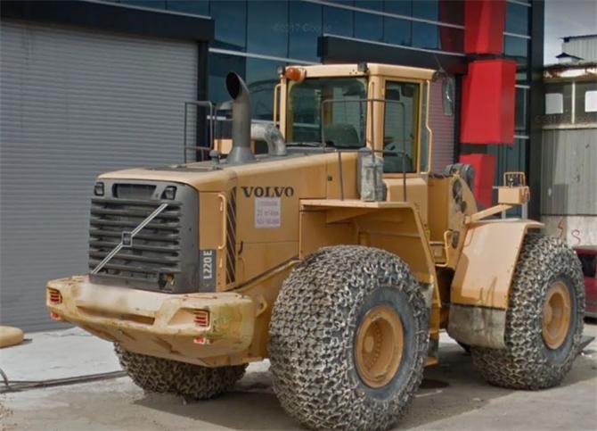 Volvo L220E Lastikli Yükleyici