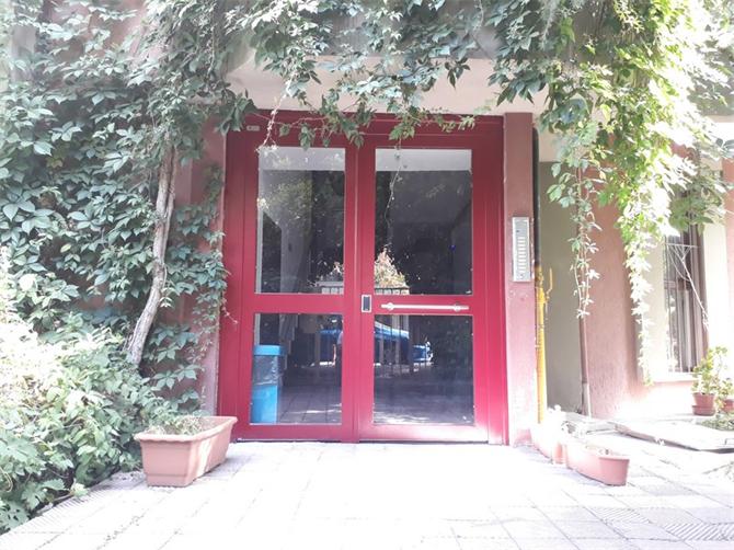 Apartman Giriş Kapısı