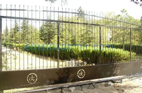 Bahçe Kapısı