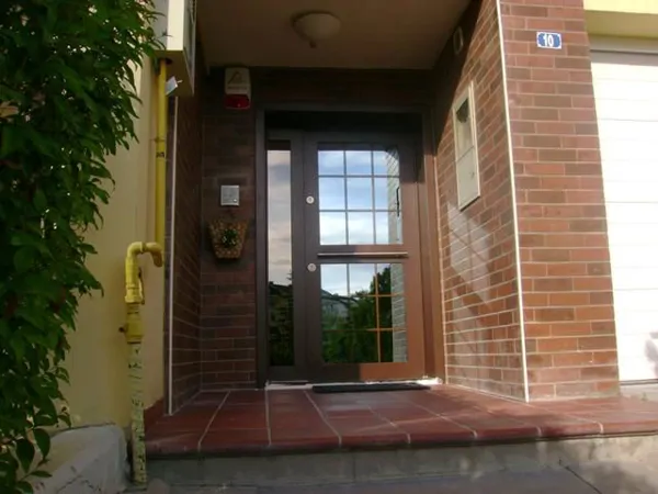 Villa Giriş Kapısı
