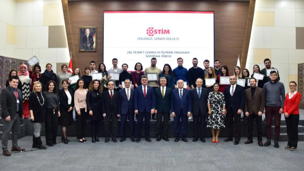 Dış Ticaret Eğitiminde Mezuniyet Sevinci
