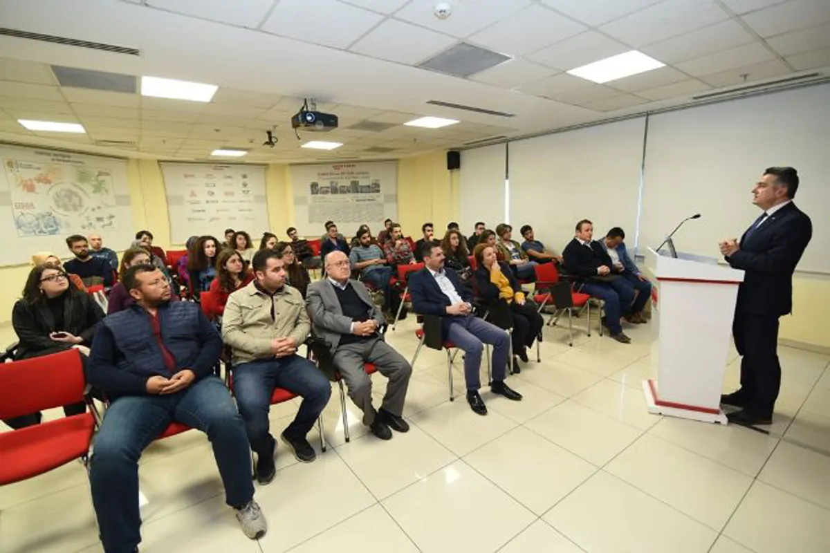 Energy Engineering Students in a Green Building