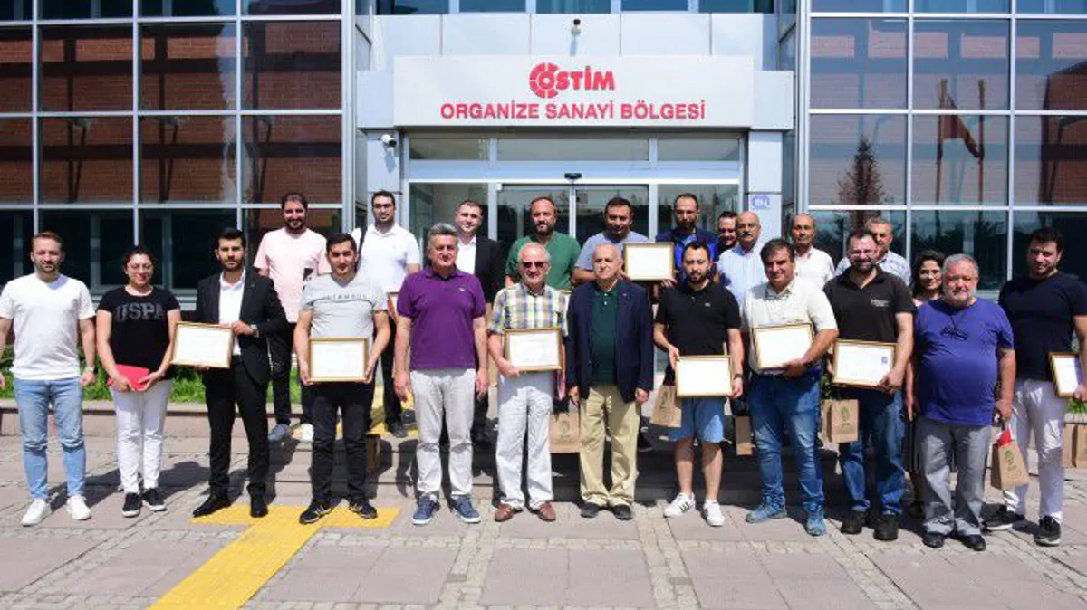OSTİM’de İş Yerlerini Faaliyete Geçiren Girişimciler Ruhsatlarını Teslim Aldı