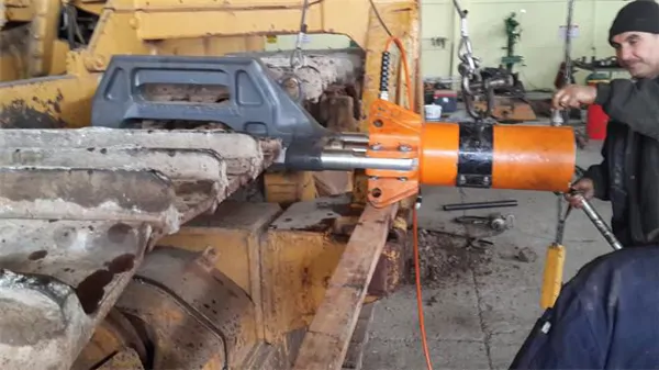 700 Bar Pallet Removal Press