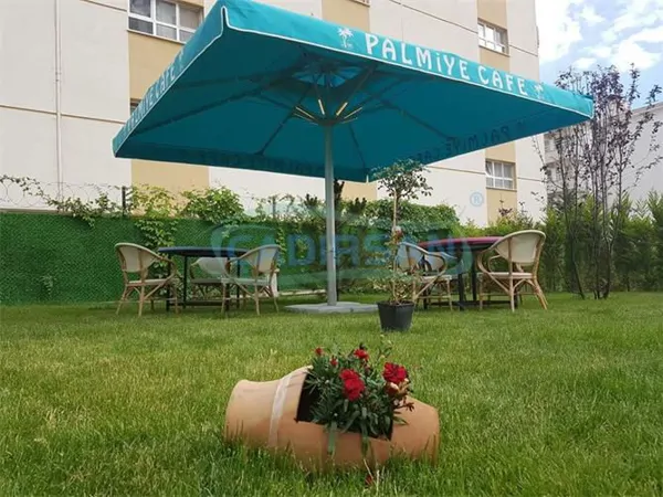 LARGE UMBRELLA