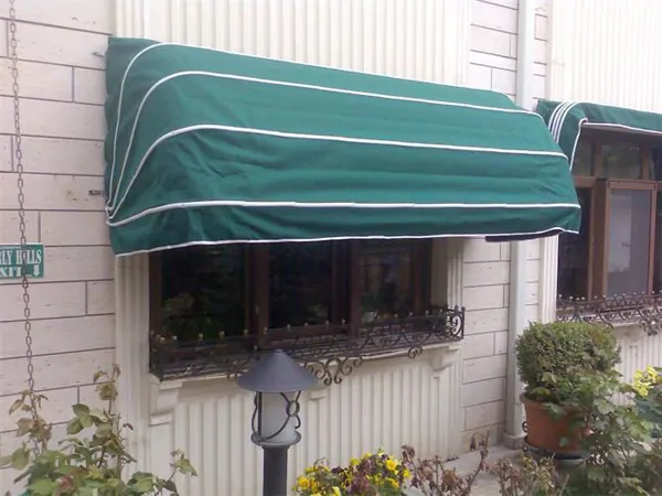 FOLDABLE AWNING
