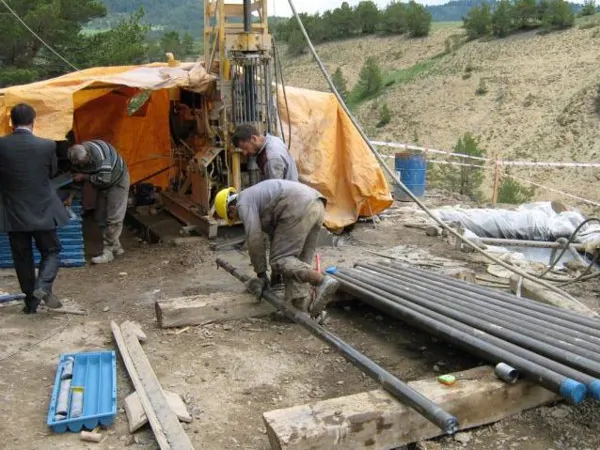 Mining drilling machine