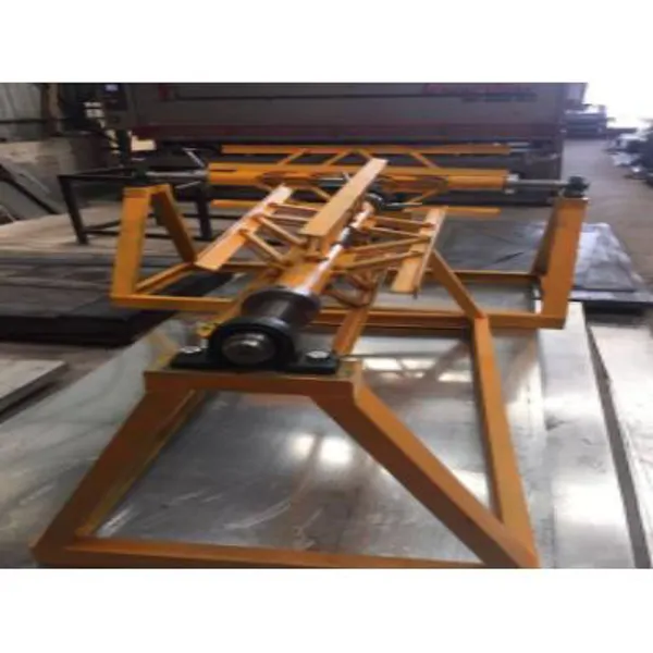 Roll unwinding tool