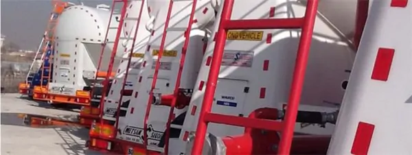 Three-axle V-type silo trailer