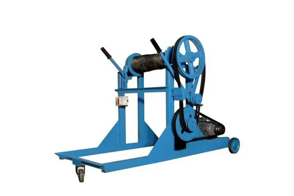 Ground-mounted crane