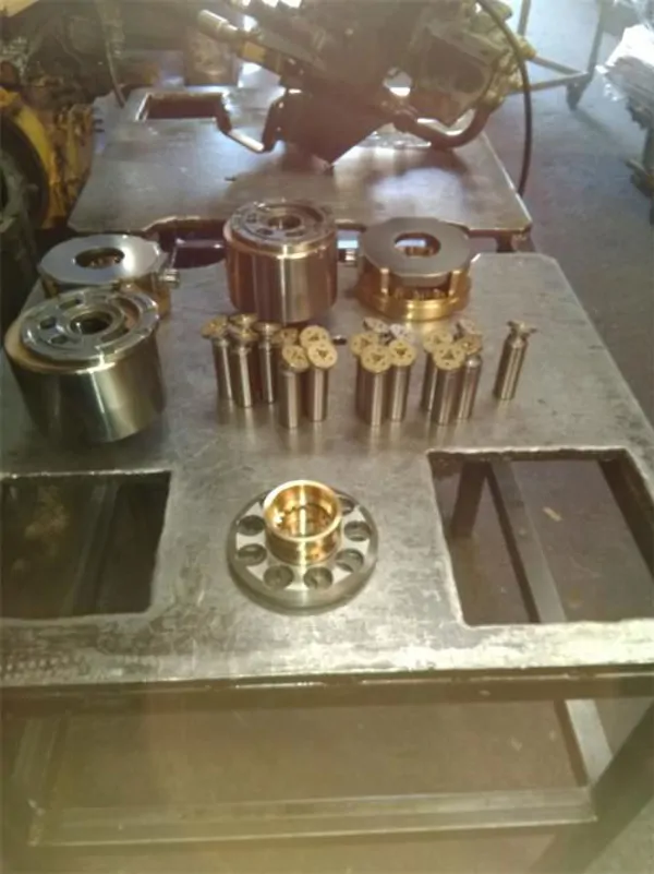 KOMATSU ORIGINAL WA 420-1 HYDRAULIC PUMP SPARE PARTS AND REPAIR/SERVICES ARE AVAILABLE.