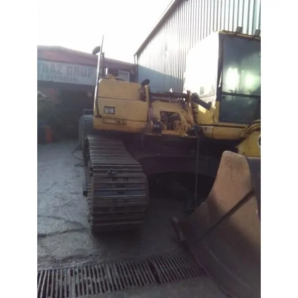 KOMATSU EXCAVATORS, LOADERS, DOZERS, AND GRADERS FOR SALE.