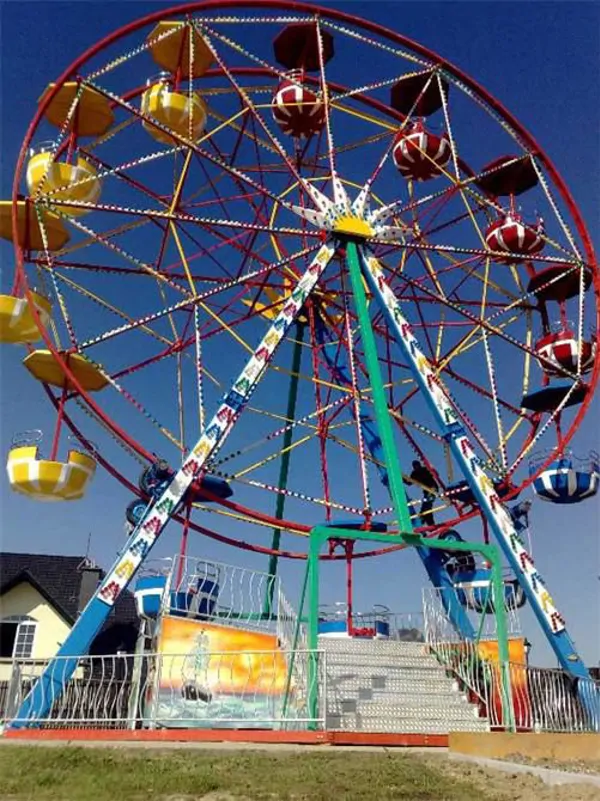 Amusement Park Ferris Wheel Ride