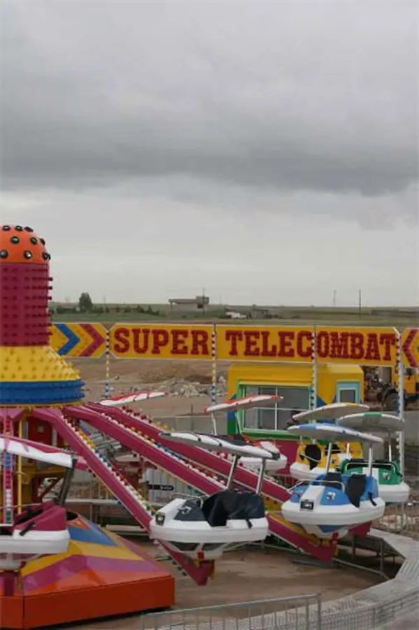 Amusement Park Super Telecombat Ride