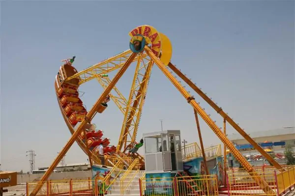 Pirate Ship with a capacity of 32 people.