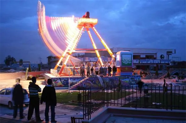 Thrill Rides Discovery for 20 People