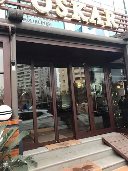 Restaurant/Cafe Glass and Aluminum Systems