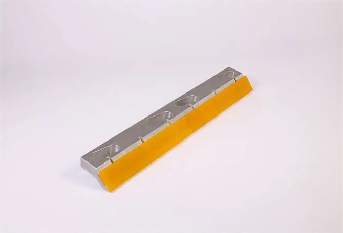 roller scraper 001