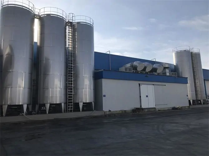 STORAGE AND PROCESSING TANKS FOR MILK AND FRUIT JUICE PRODUCTION