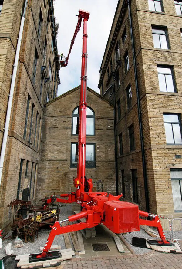 TRACKED PLATFORMS