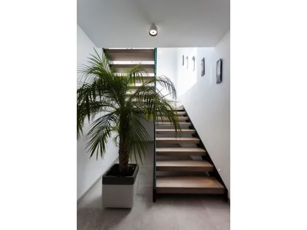 STAINLESS STEEL STAIRCASE