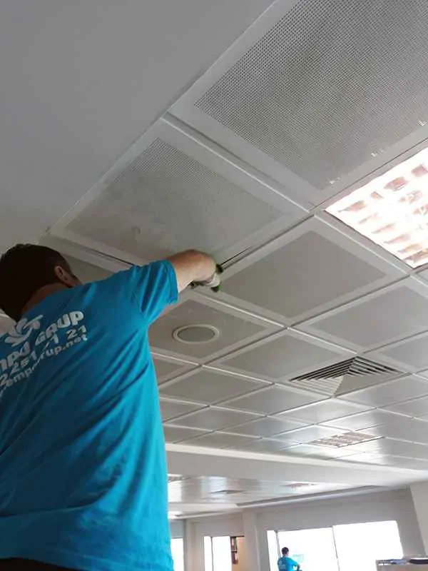 APARTMENT BUILDING CLEANING
