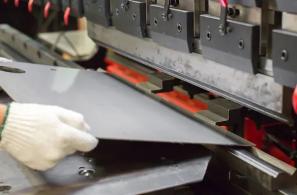 CNC PRESS BRAKE BENDING