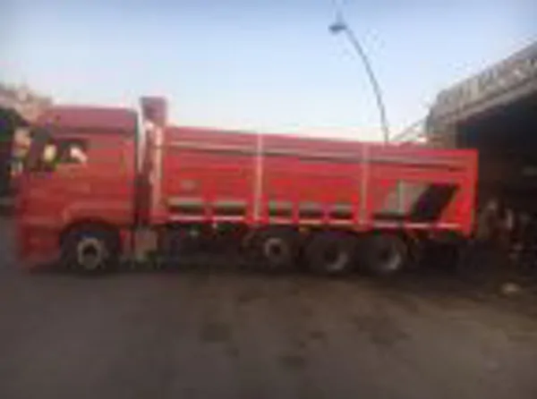 Trailer with Tipper Cover