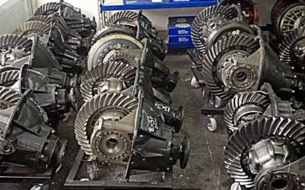 New or used gearboxes and differentials.