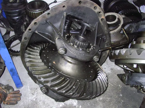 Man, Daf, Volvo, Scania, Renault, Iveco, ZF transmissions and spare parts.