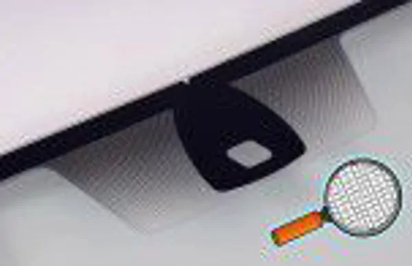 HEATED LAMINATED GLASS WITH CONCEALED RESISTANCE ELEMENT.