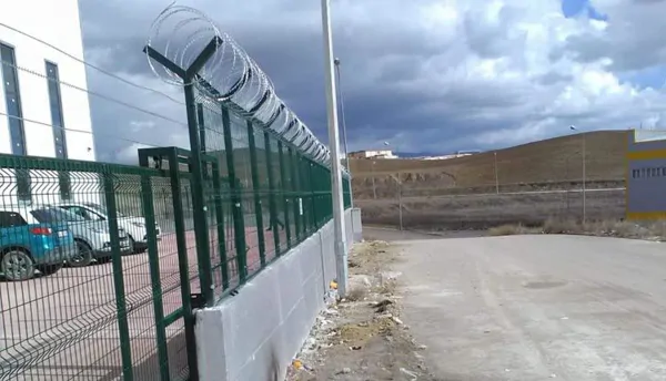 PANEL FENCE