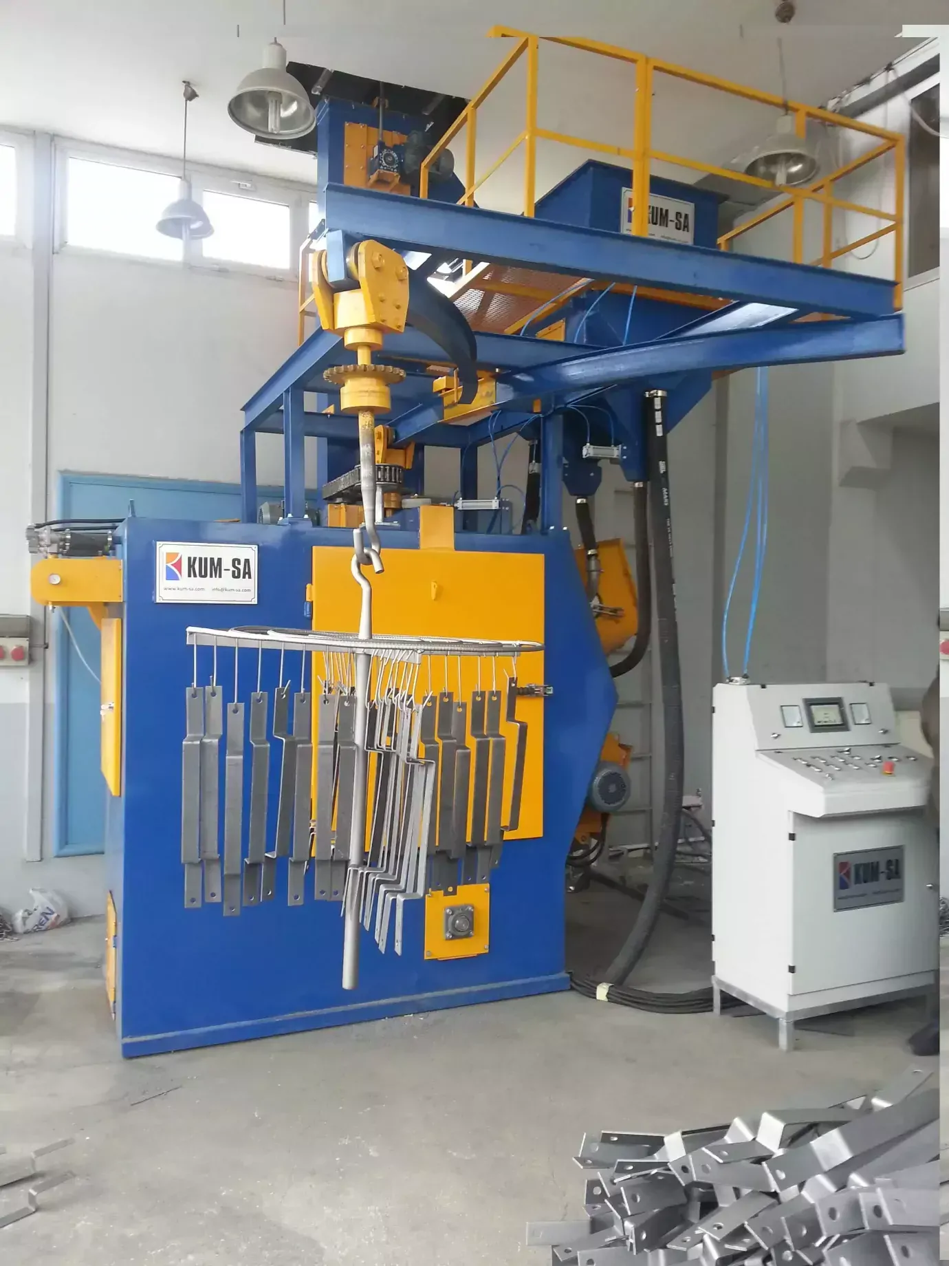 SUSPENDED SANDBLASTING MACHINE