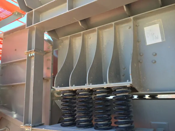 GRILLED VIBRATING FEEDERS