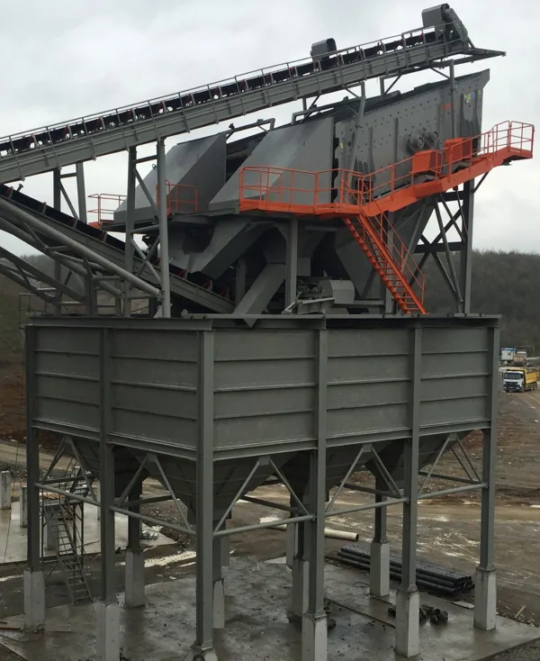 VIBRATING SCREENS