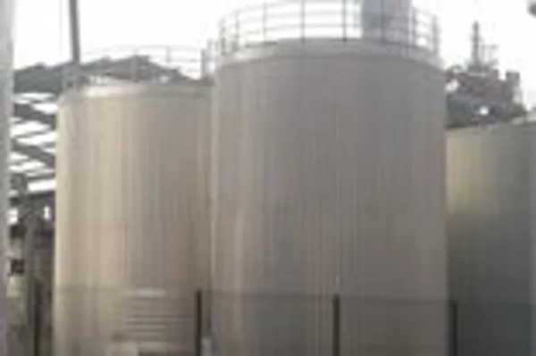 STAINLESS STEEL AND VERTICAL TANKS