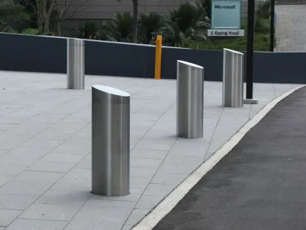 Fixed Bollard Barrier