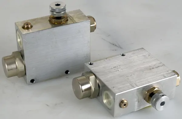 RF Series 3-Way Check Speed Control Valves